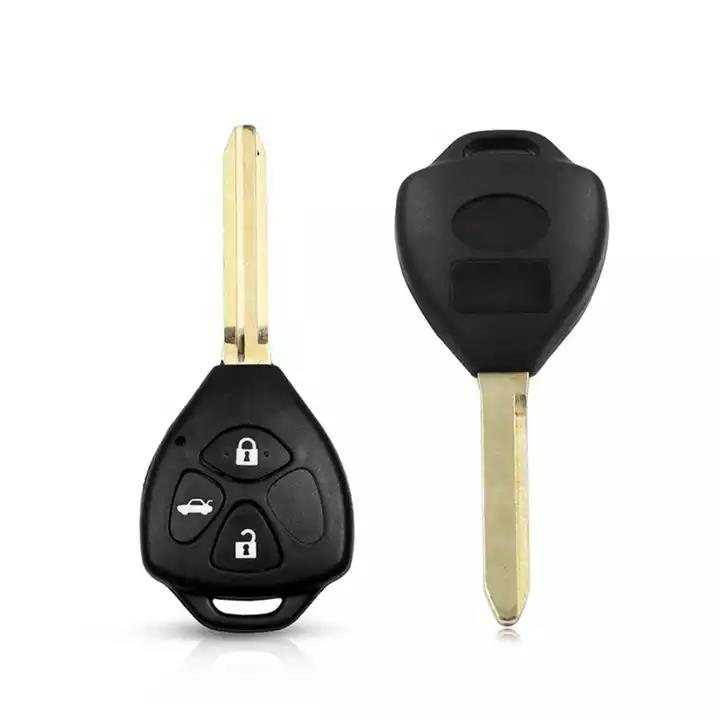 How long does it typically take to get a replacement Toyota car key from a dealership?